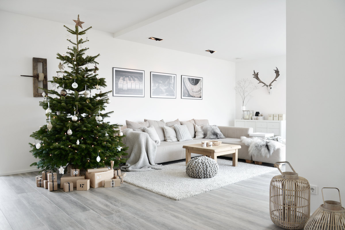 weihnachtsbaum-im-Wohnzimmer